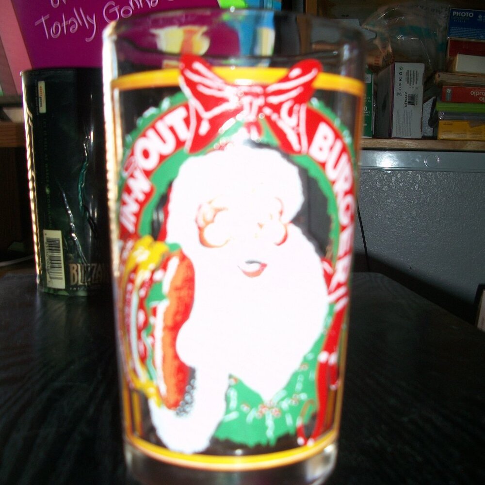 In & Out 1980 Santa Claus 16 Ounce Christmas Glass-Good Condition